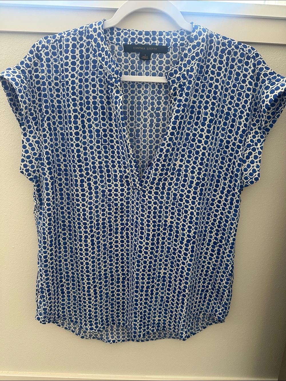 Cynthia Steffe Blue and White Geo Print Cap Sleeve Blouse